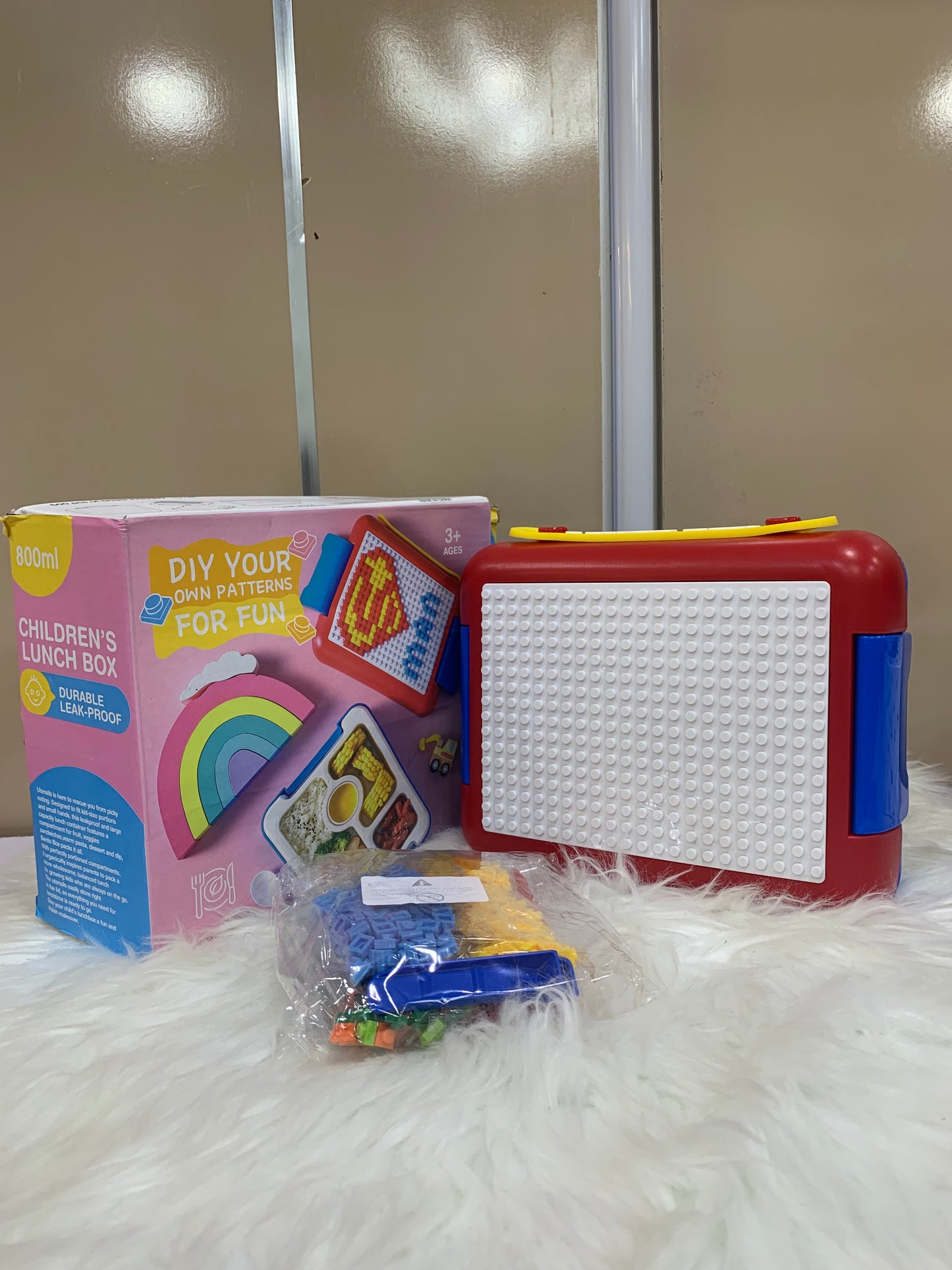 DIY DESIGN LUNCH BOX WITH BRICKS