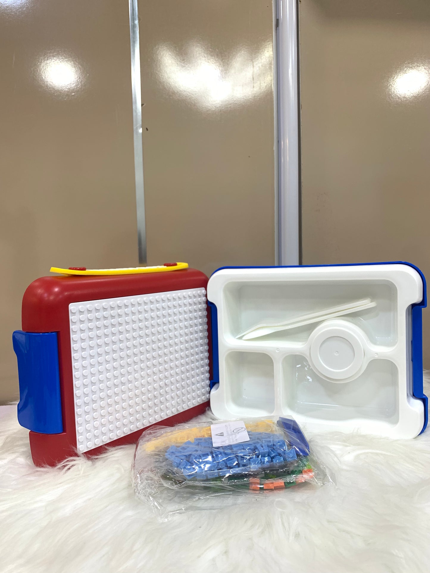 DIY DESIGN LUNCH BOX WITH BRICKS