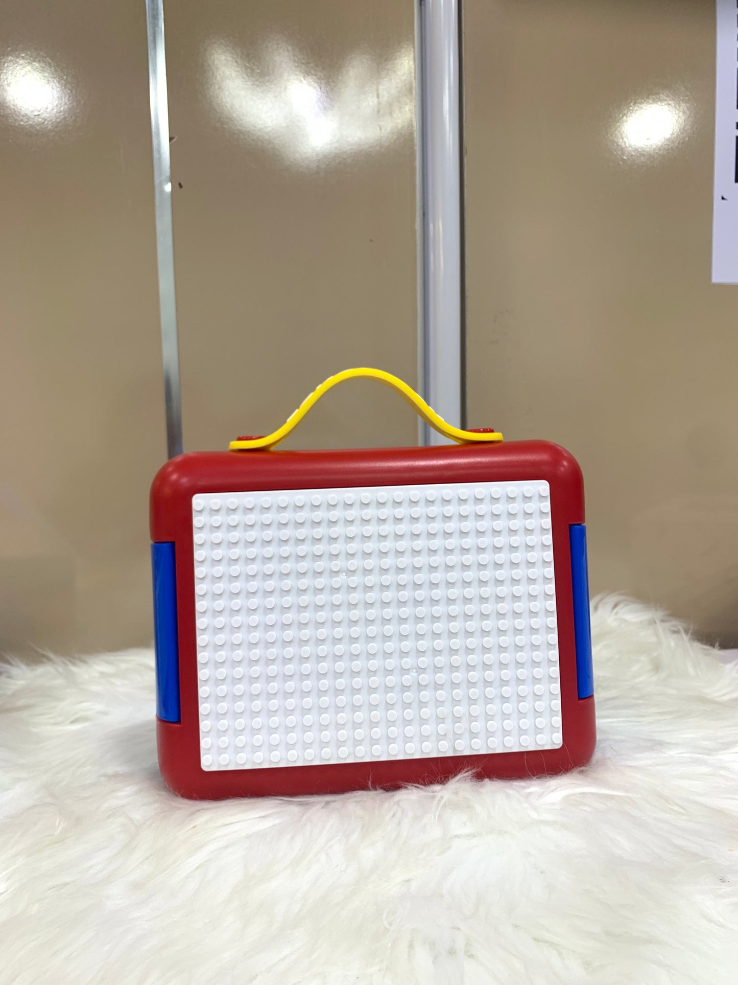 DIY DESIGN LUNCH BOX WITH BRICKS