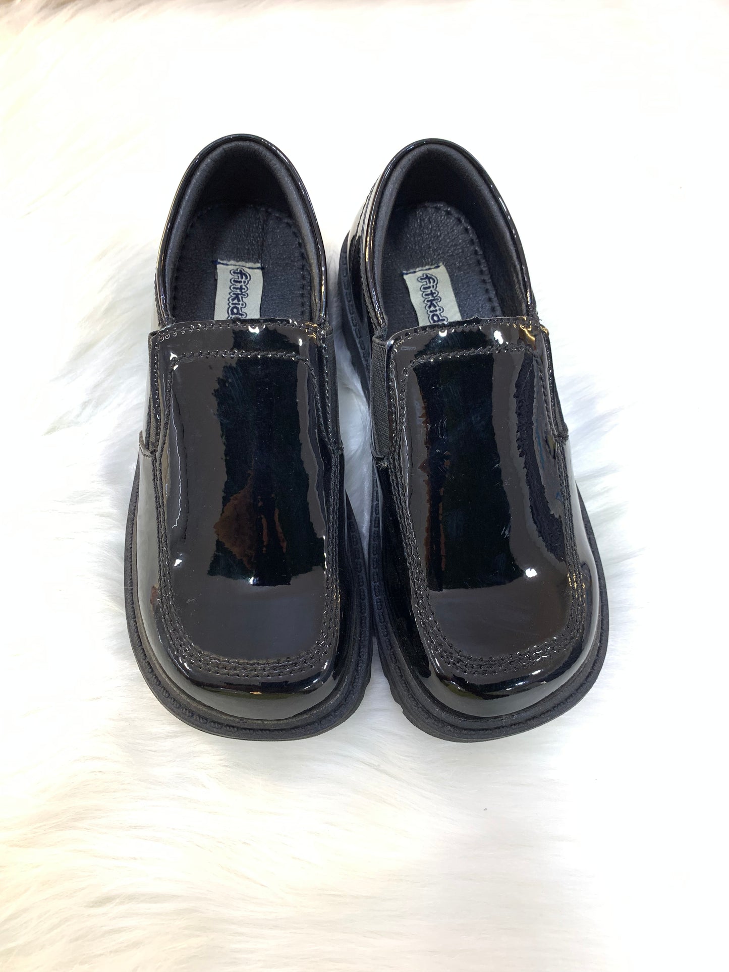 FIT KIDS GLOSSY SCHOOLSHOE