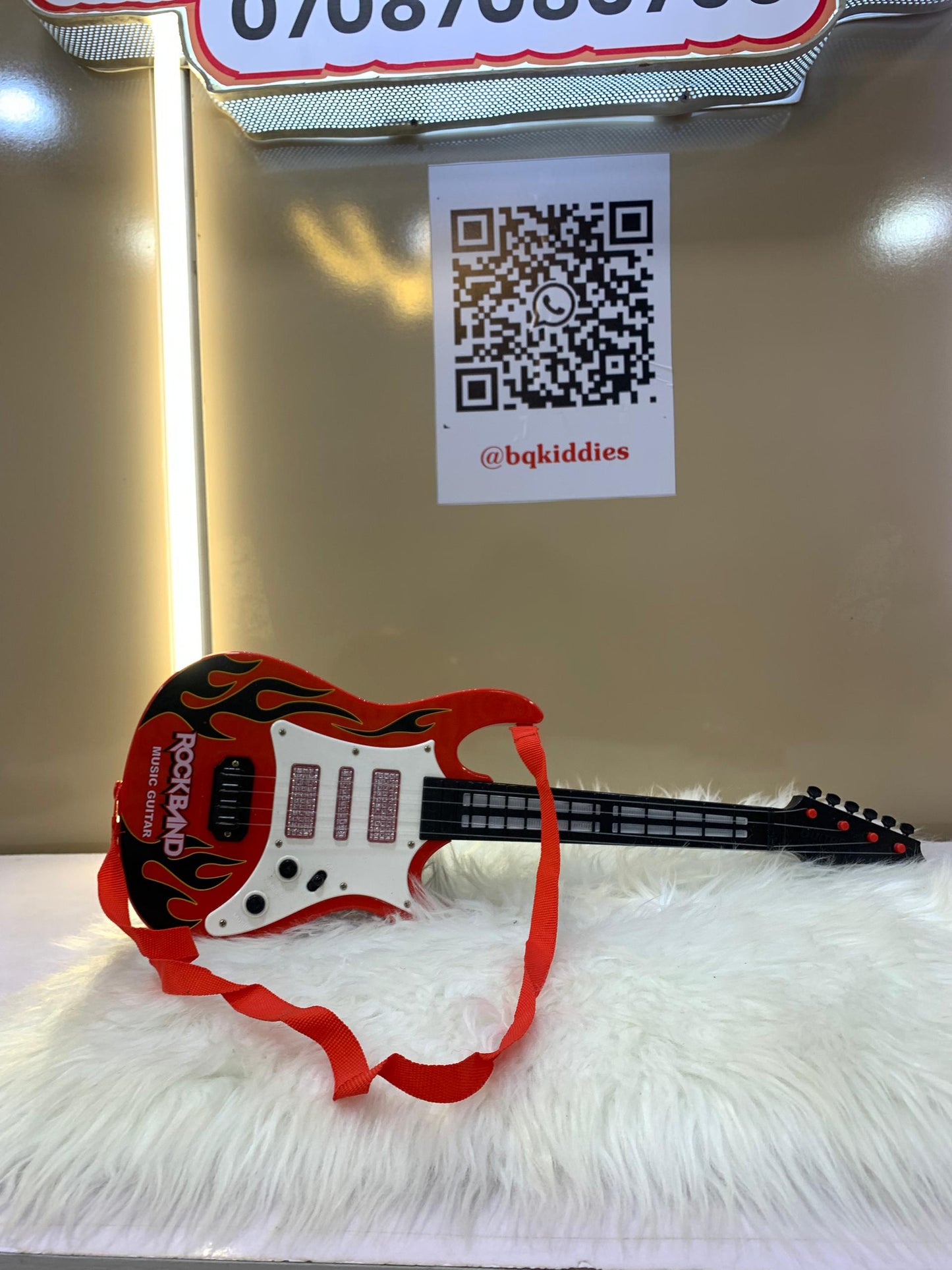 ROCK AND ROLL MUSIC GUITAR AGES 3+(TOY)