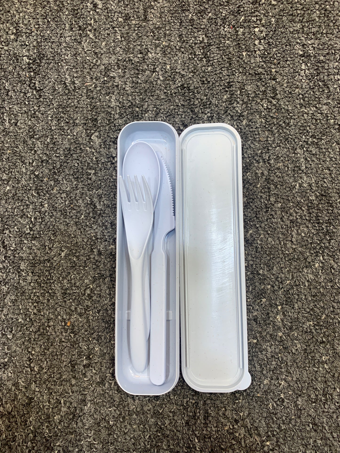 PLASTIC CUTLERY SET WITH KNIFE