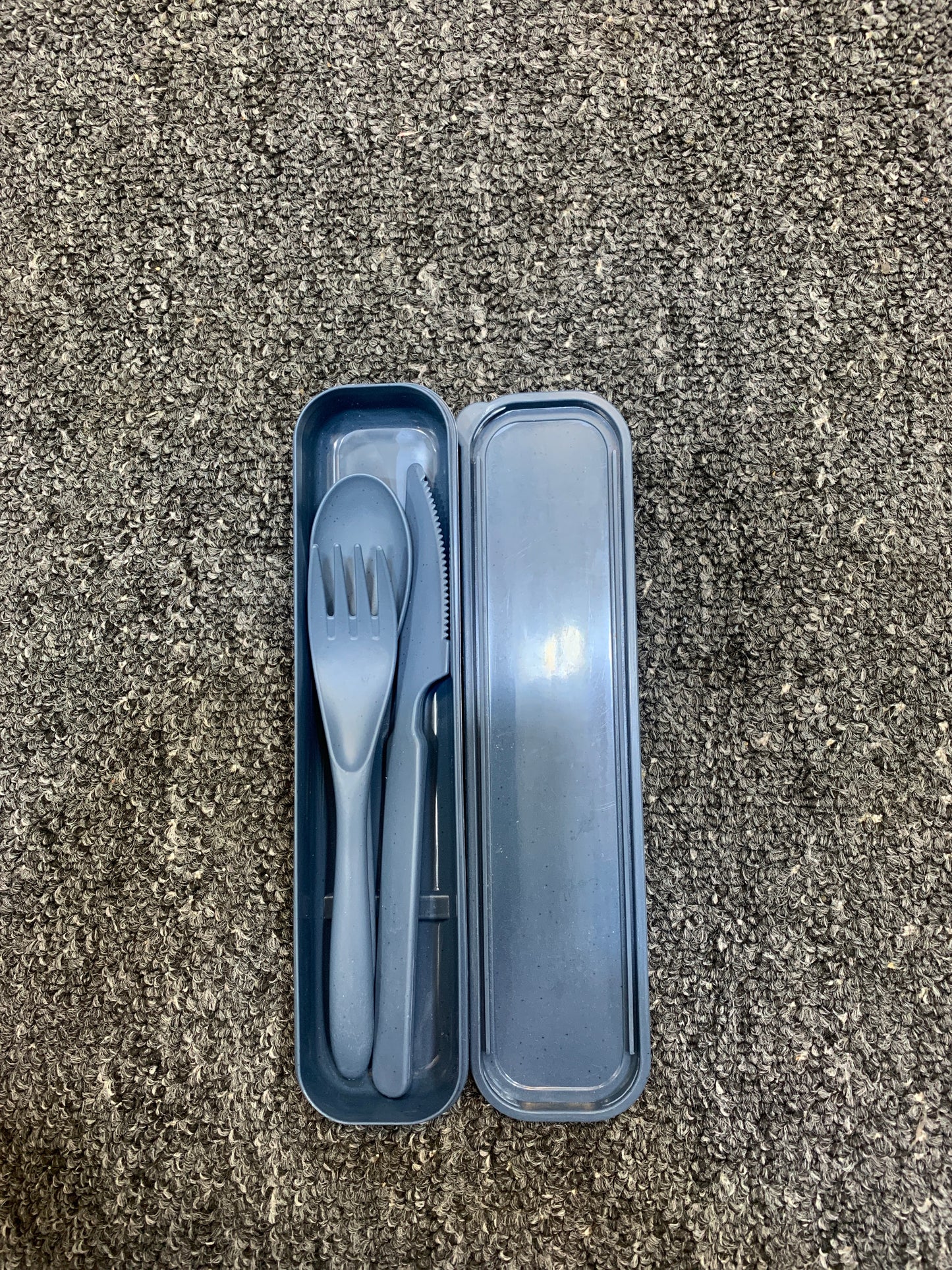 PLASTIC CUTLERY SET WITH KNIFE