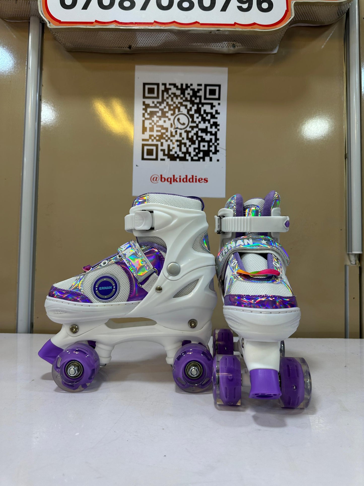 CHILDREN ROLLER SKATE
