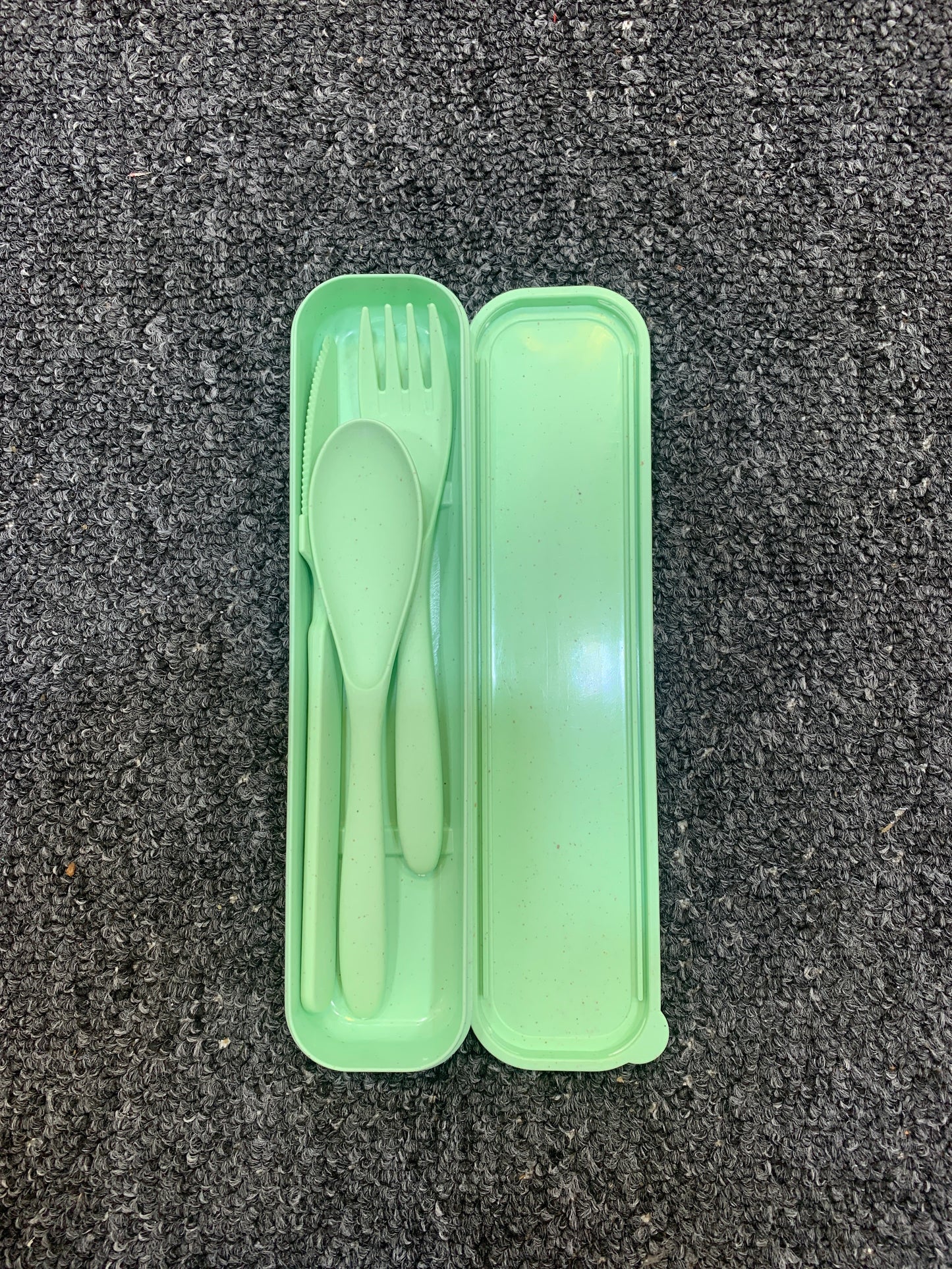 PLASTIC CUTLERY SET WITH KNIFE