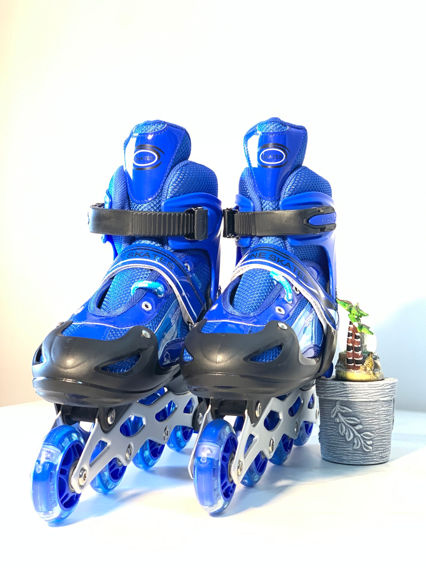 KIDS SKATING SHOE, HELMET, ELBOW WITH KNEE GUARD SET