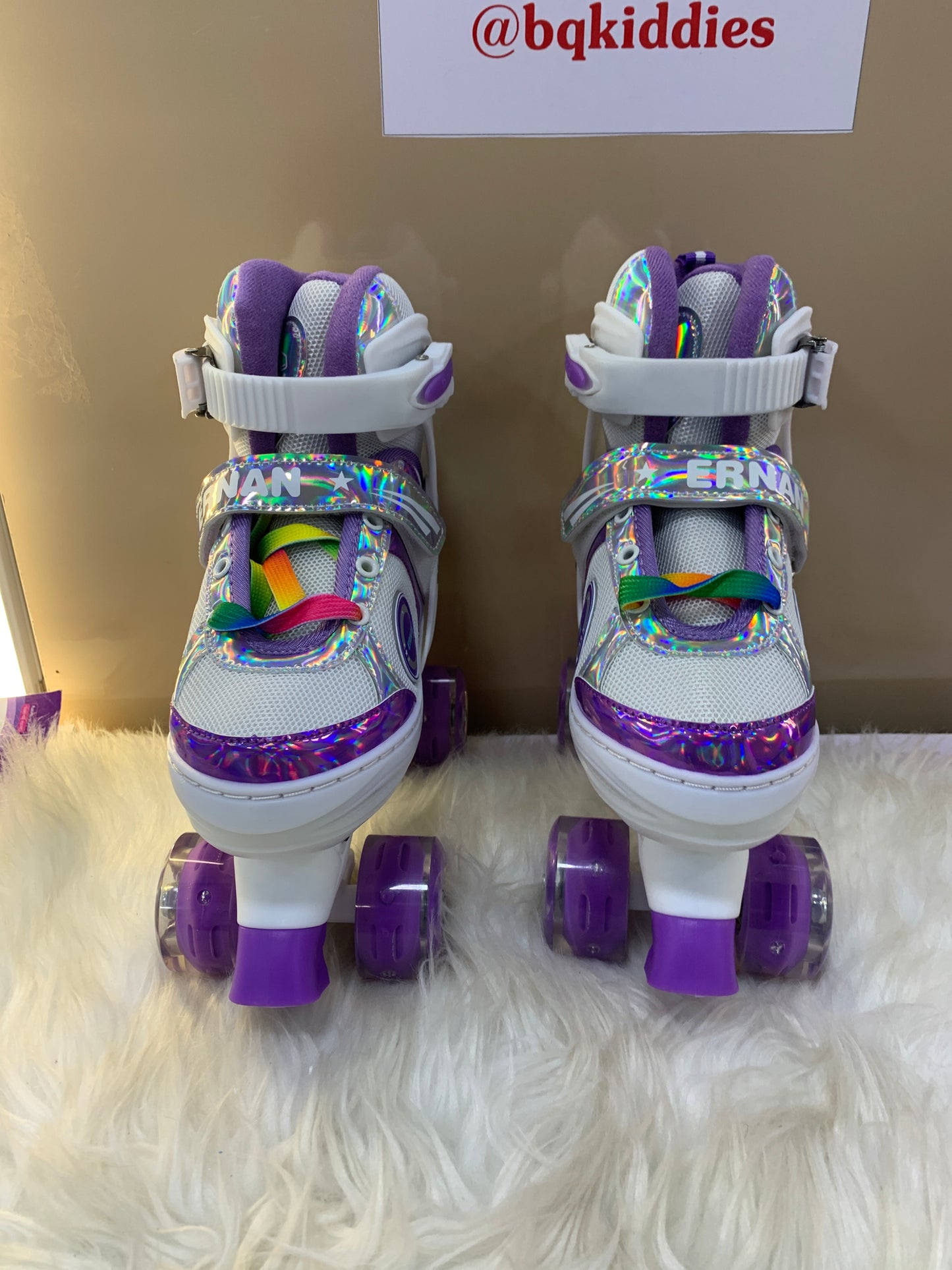 CHILDREN ROLLER SKATE
