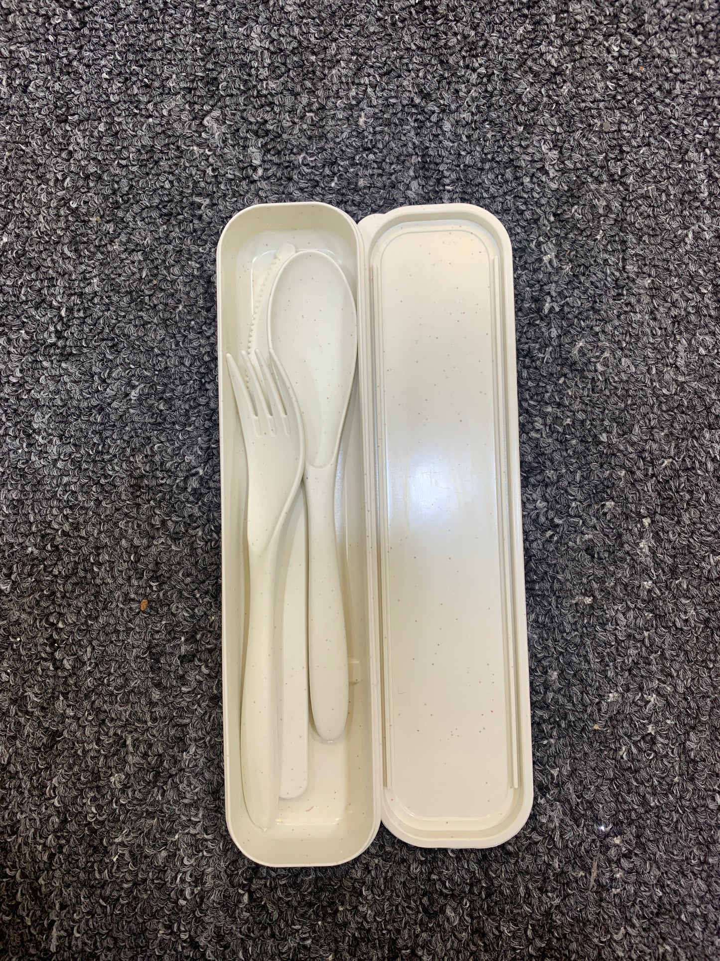PLASTIC CUTLERY SET WITH KNIFE