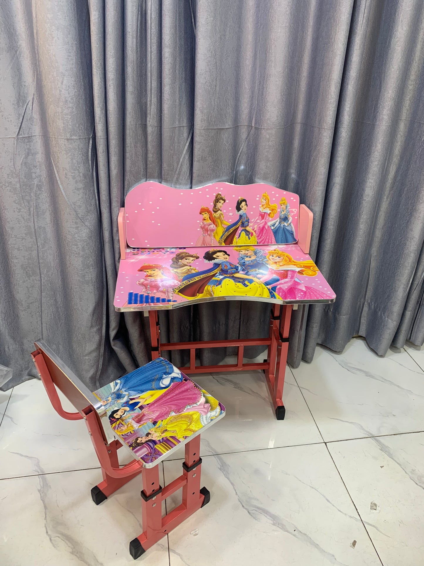 TABLE AND CHAIR CHARACTER FOR KIDS