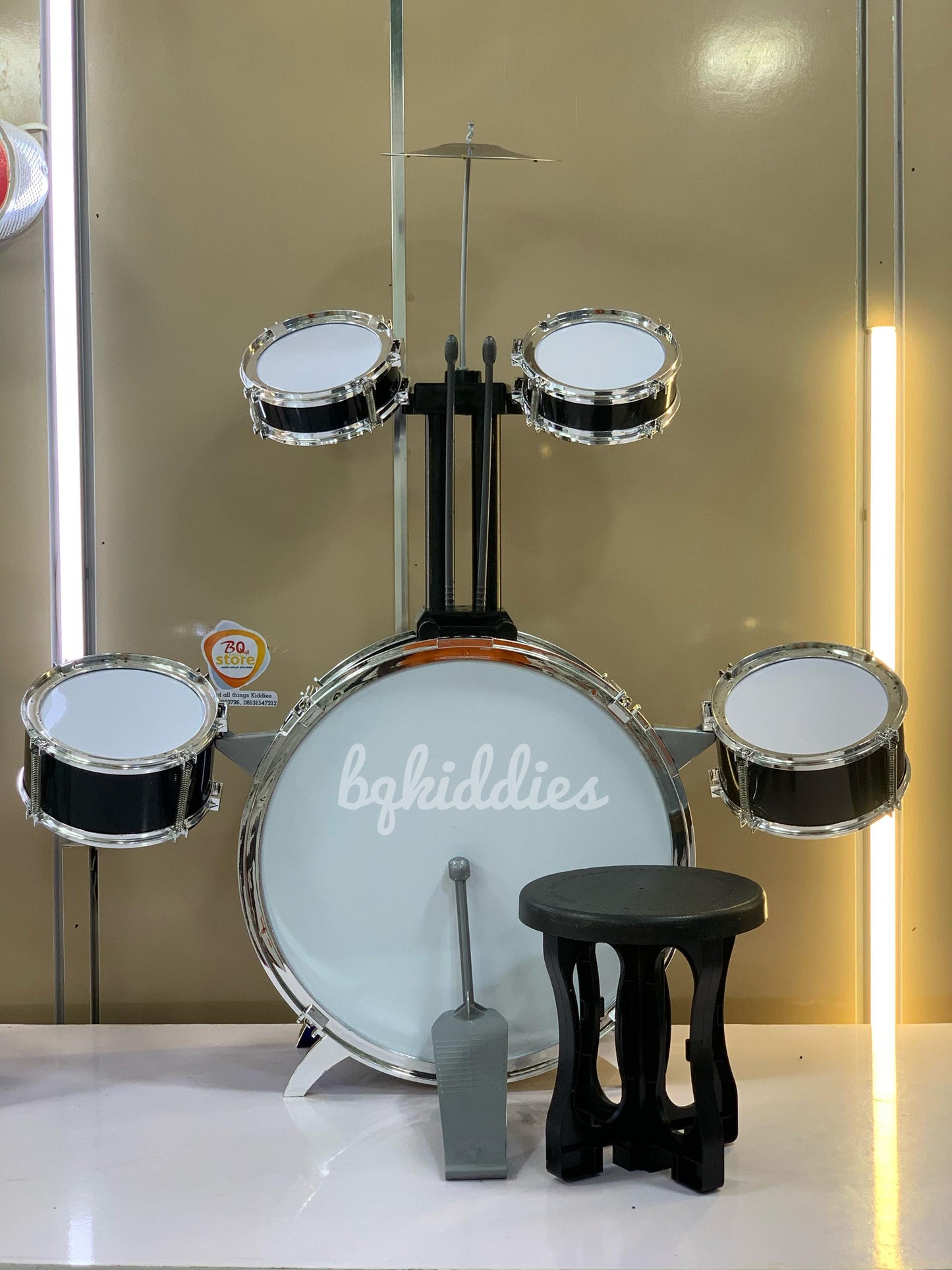JAZZ MUSIC STYLE DRUMSET WITH STOOL 3yrs plus