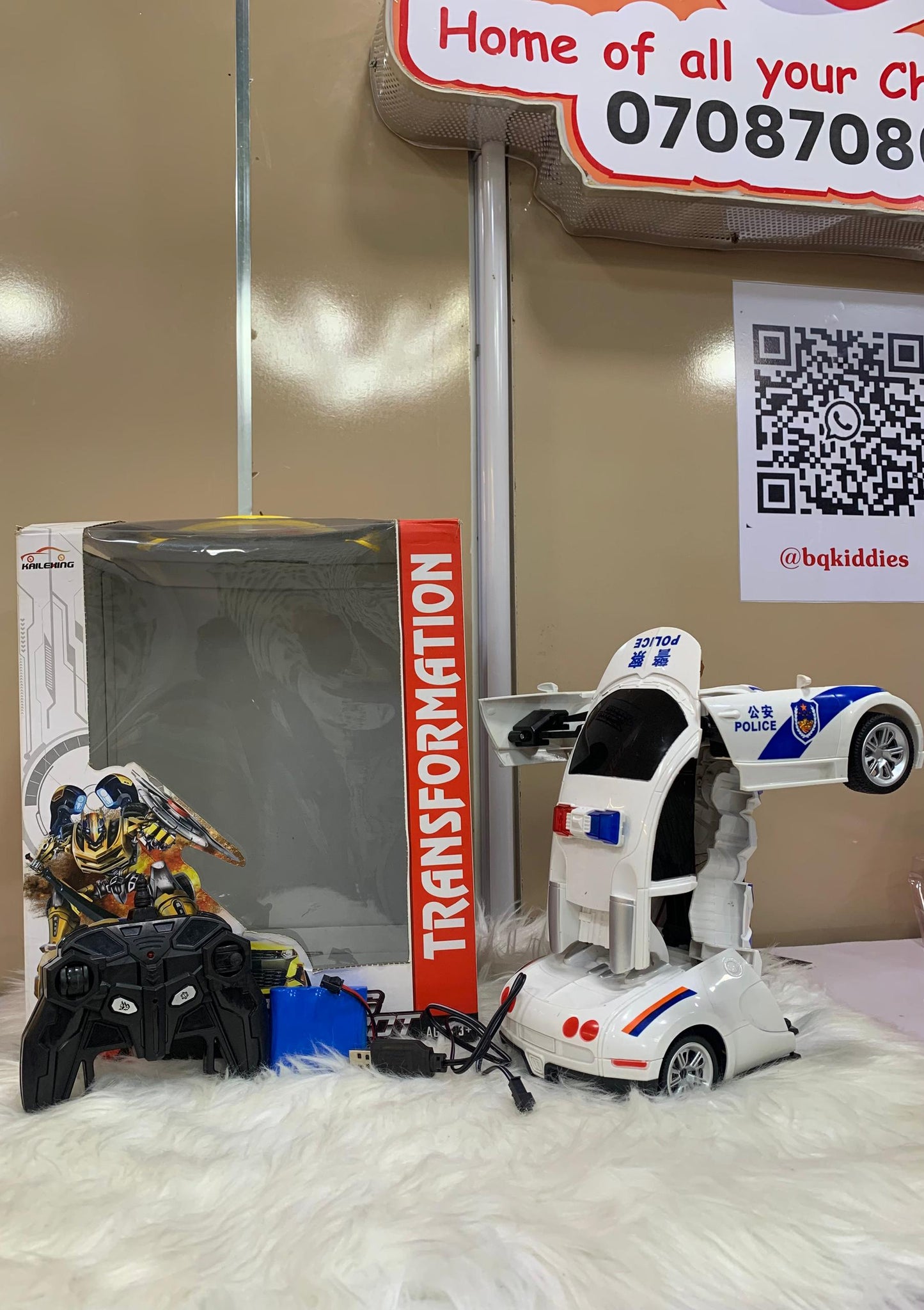 CHARIOTS ROBOT TRANSFORMATION CAR (TOY)
