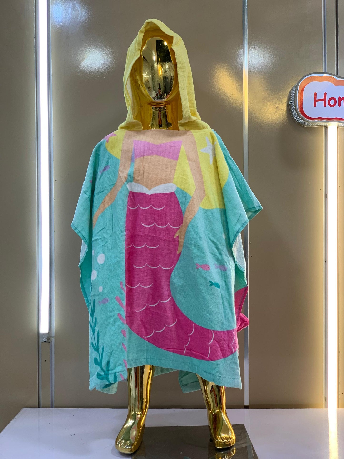 KIDS CHARACTER HOODED TOWEL