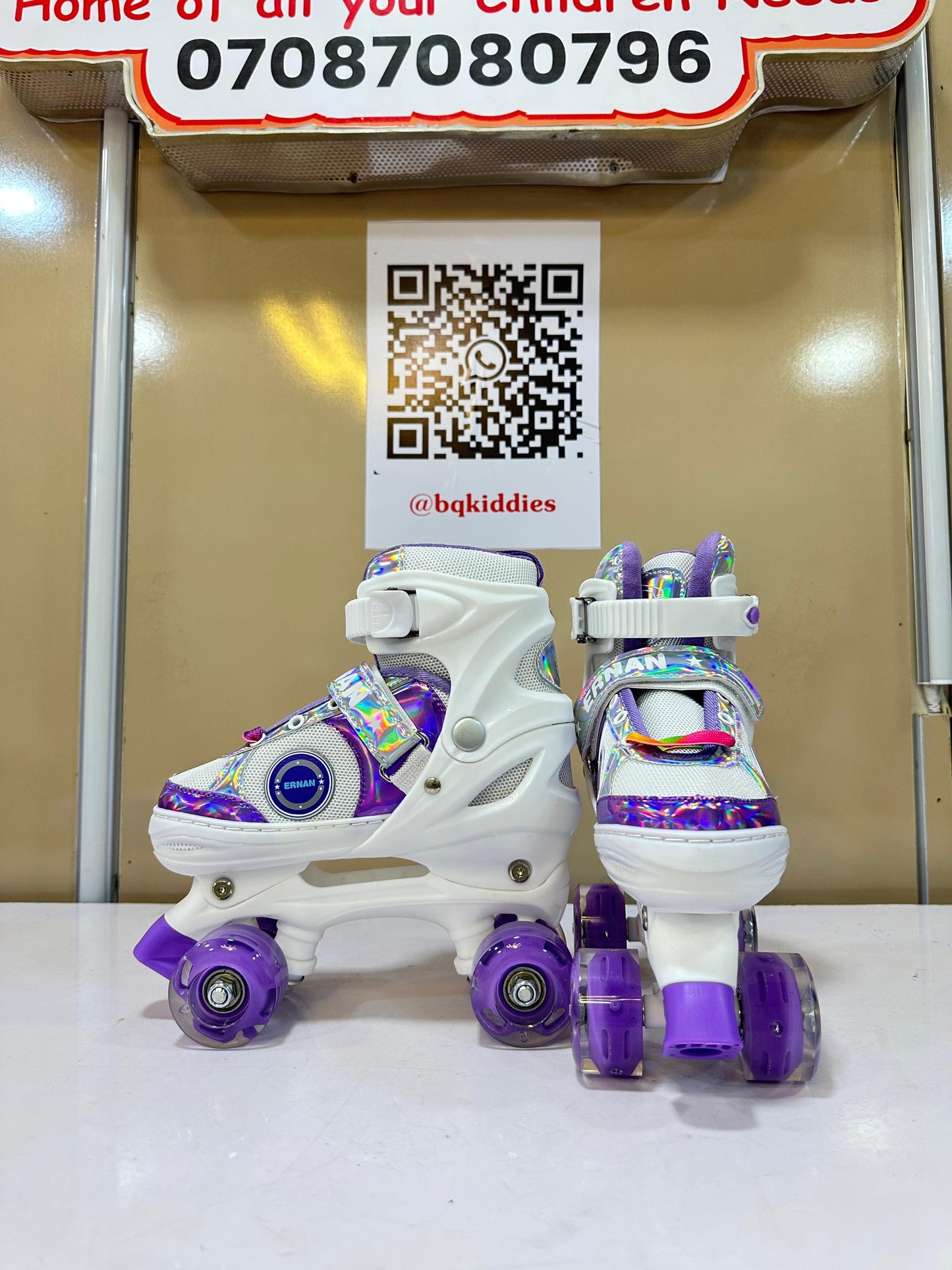 CHILDREN ROLLER SKATE