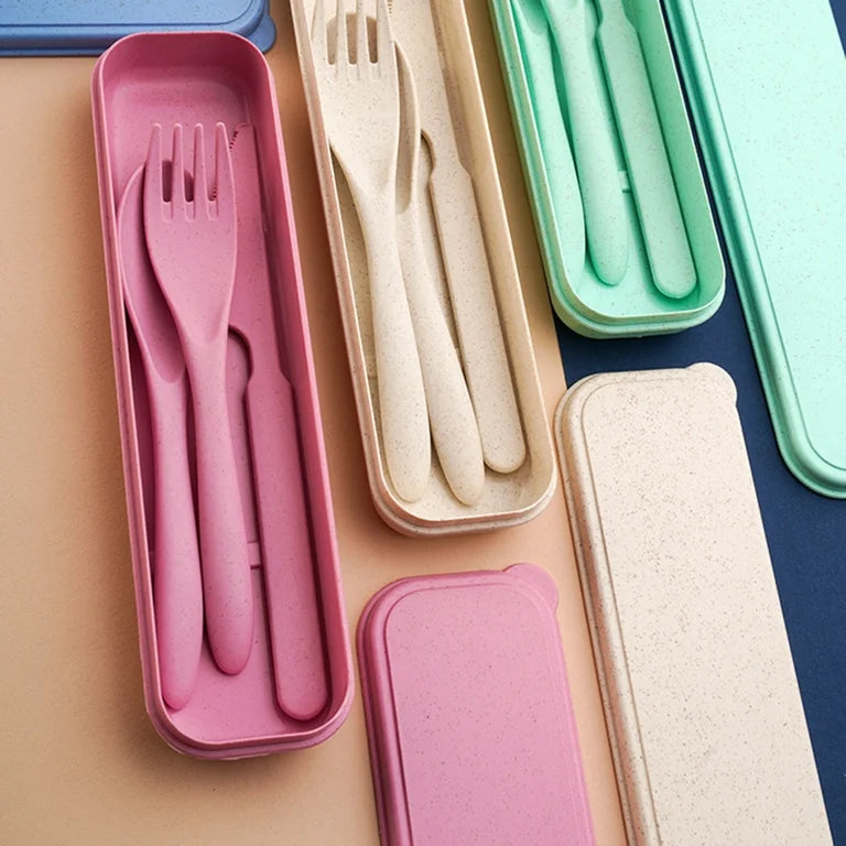 PLASTIC CUTLERY SET WITH KNIFE